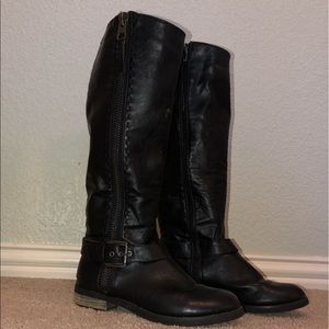Steve Madden black boots